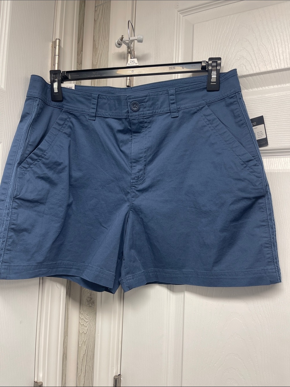 Eddie Bauer Women’s Blue Aspire Chino Shorts Size 14 NWT